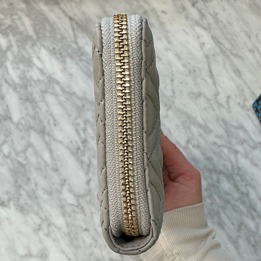 Tory Burch Marion Quilted Continental Gray Wallet - Picture 4 of 15